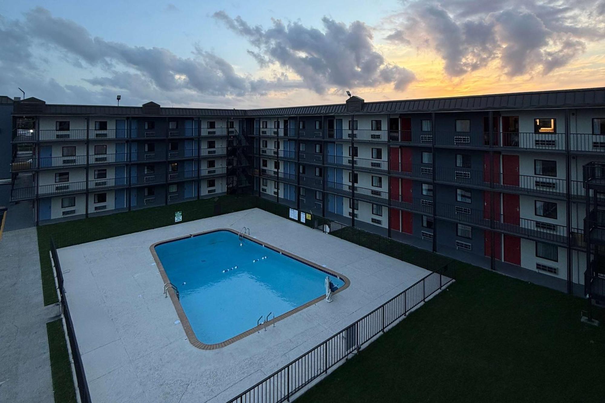 Days Inn By Wyndham Kenner/New Orleans Airport South Eksteriør bilde
